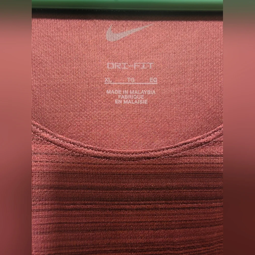 Nike Stock Dry Miler Singlet in a maroon color - Picture 2 of 2